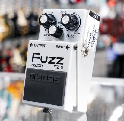 BOSS - FZ-5 Fuzz Pedal 2
